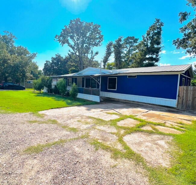 Building Photo - 491 E Sherwood Dr