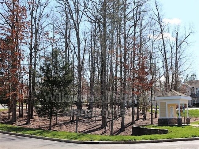 Building Photo - 308 Hamlet Park Dr