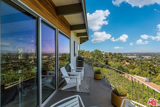 Building Photo - 3601 Berry Dr