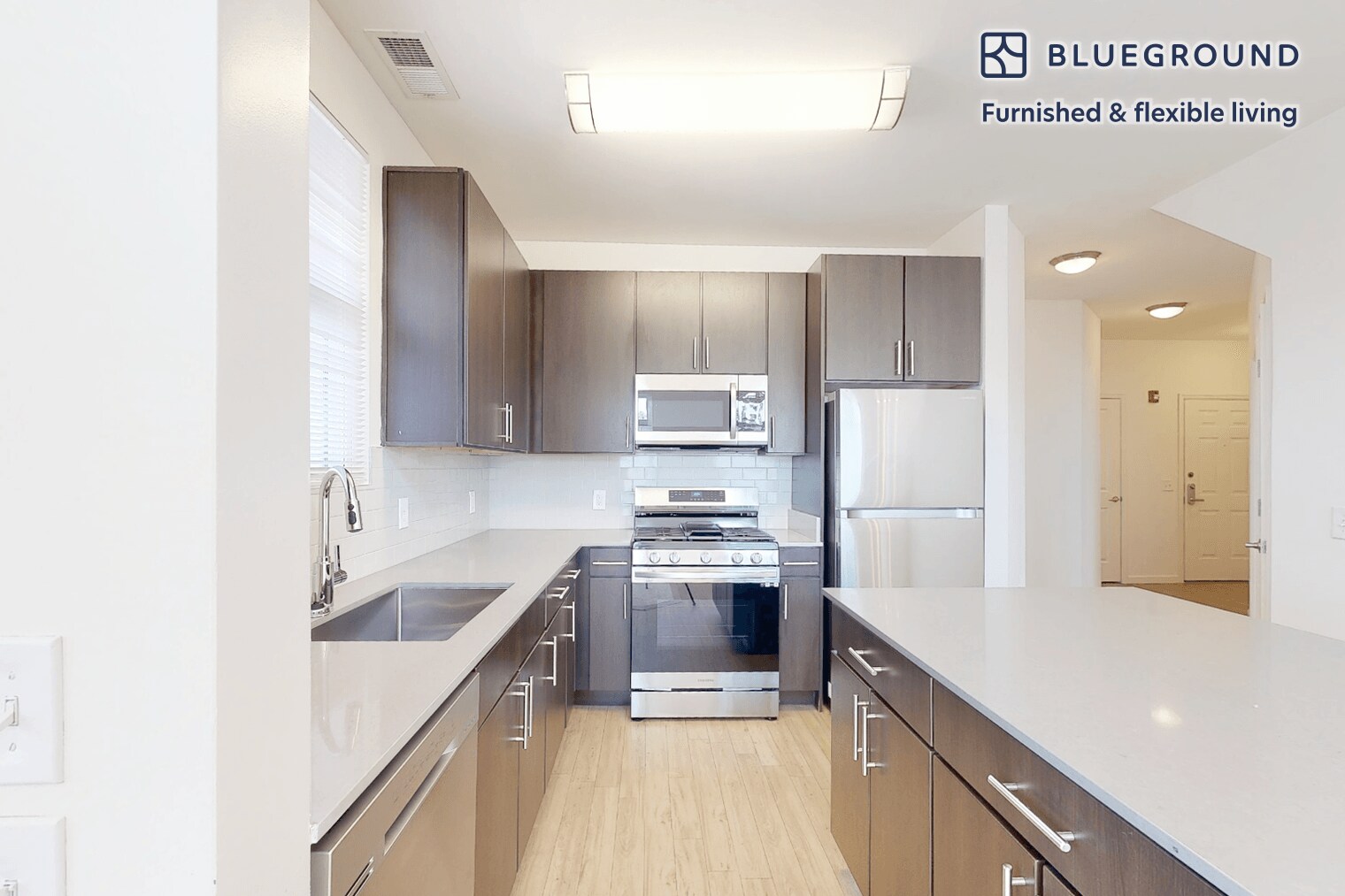 Building Photo - 1700 E 5th St