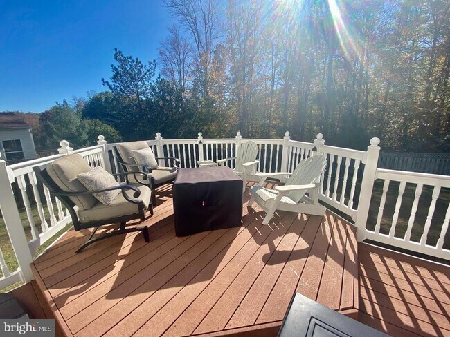 Building Photo - 64 Tavern Rd