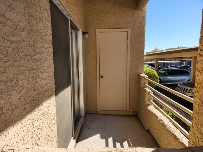 Building Photo - BOTTOM FLOOR CONDO