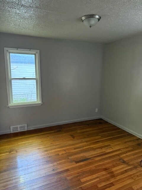 Building Photo - 14019 Edmore Dr