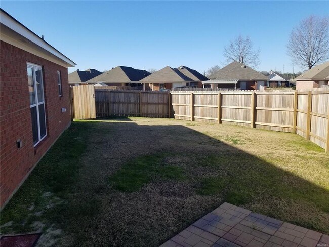 Building Photo - 1100 Stafford Dr
