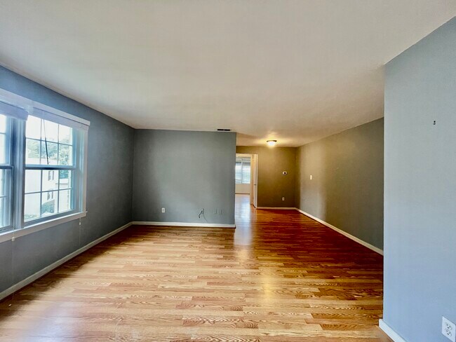living room facing dining - 820 S Arlington Mill Dr