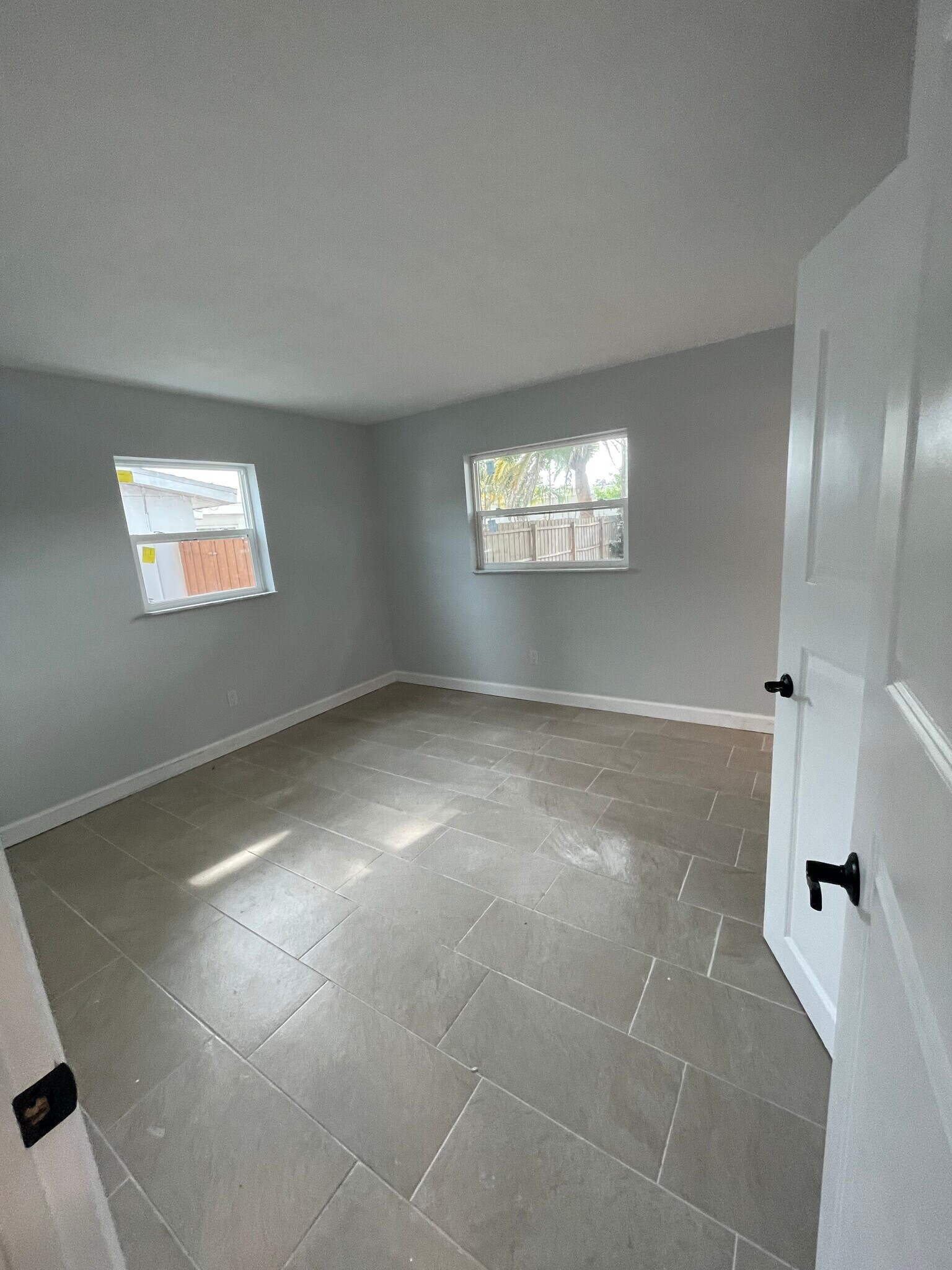 Building Photo - 482 Oakwood Dr