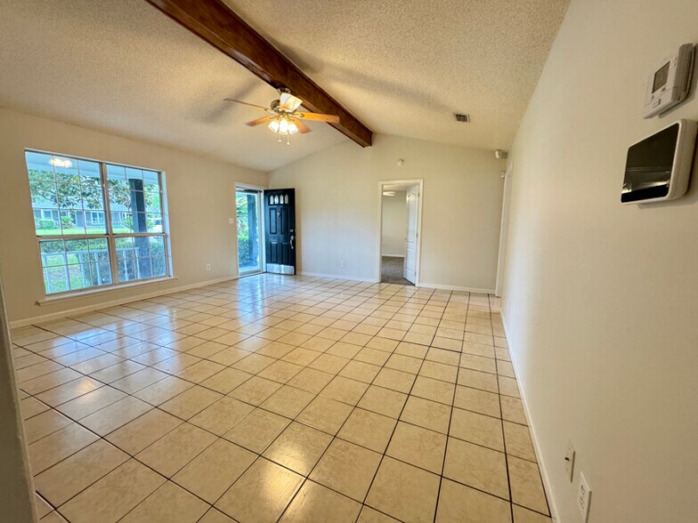 Building Photo - 5222 Northridge Rd S