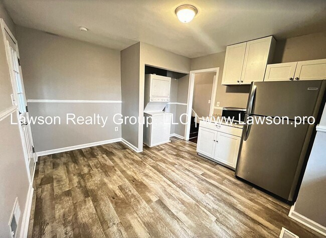 Building Photo - Two Bedroom Home in City of Salem