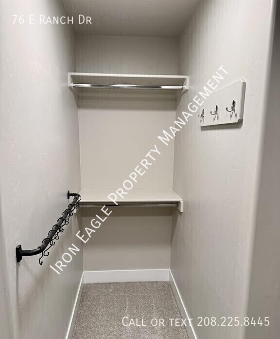 Building Photo - 76 E Ranch Dr
