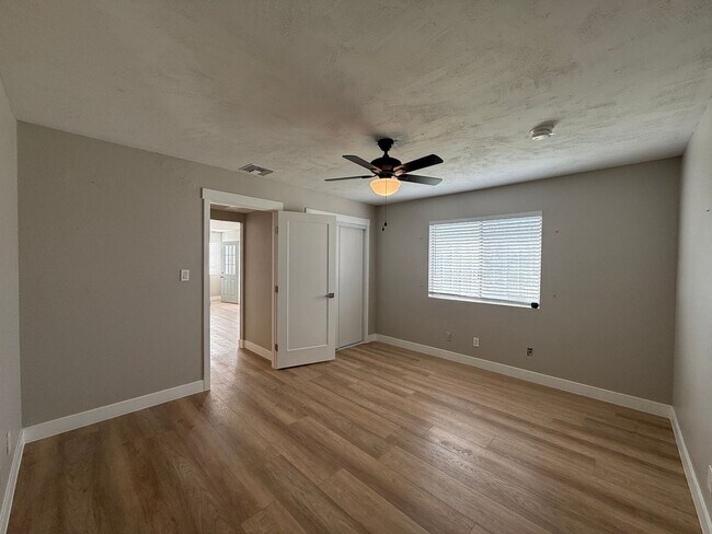 Building Photo - Lancaster 3 Bedroom + 2 Bathroom