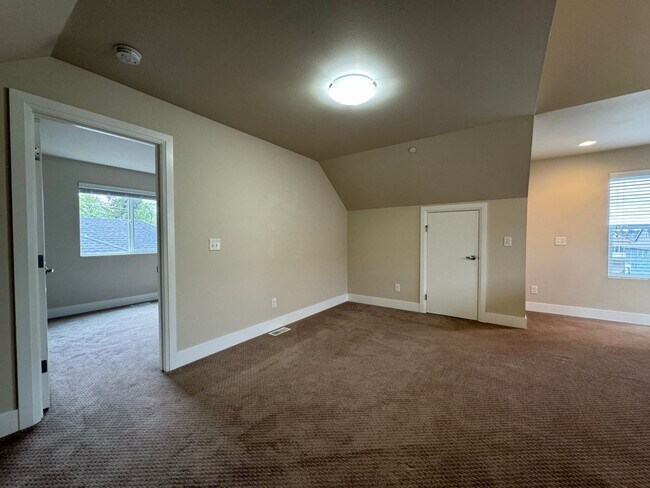 Building Photo - Gorgeous 4BR, 3.5BA Gem in Kingstone Community, Lynnwood,