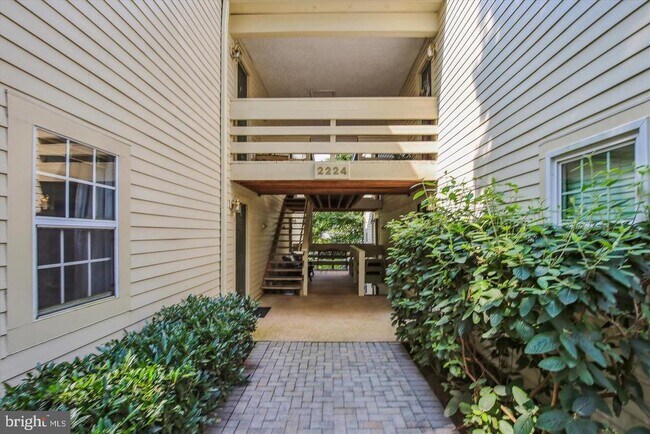 Building Photo - 2224 Springwood Dr