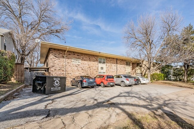 Primary Photo - Updated Two Bedroom and One and Half Bathrooms apartment upstairs in the Cultural District!