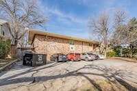 Building Photo - Updated Two Bedroom and One and Half Bathrooms apartment upstairs in the Cultural District!