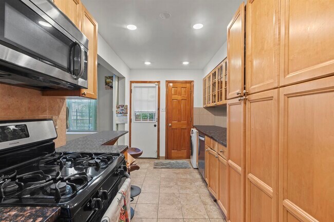 Building Photo - 1603 77th St