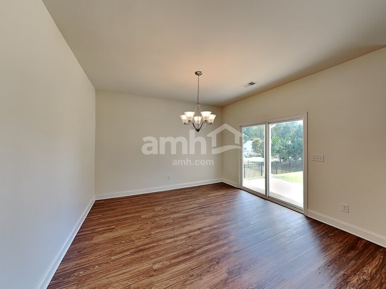 Building Photo - 7068 Creeksong Dr