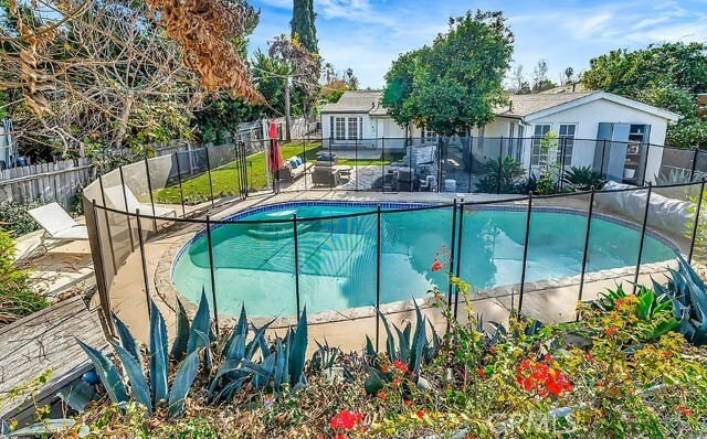 Building Photo - 14143 Hatteras St