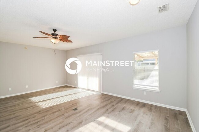 Building Photo - 3 Bedroom Pet-Friendly Home in Fernandina Beach, FL with Main Street Renewal