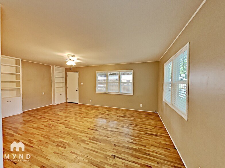 Building Photo - 7 Garrison Dr