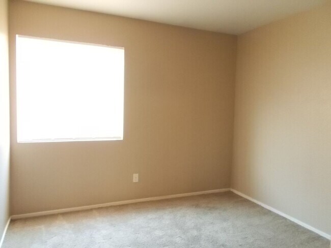 Building Photo - “Stunning 3-Bedroom Home with New Stainles...