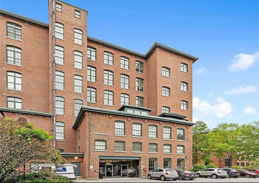 Building - 200 Market St