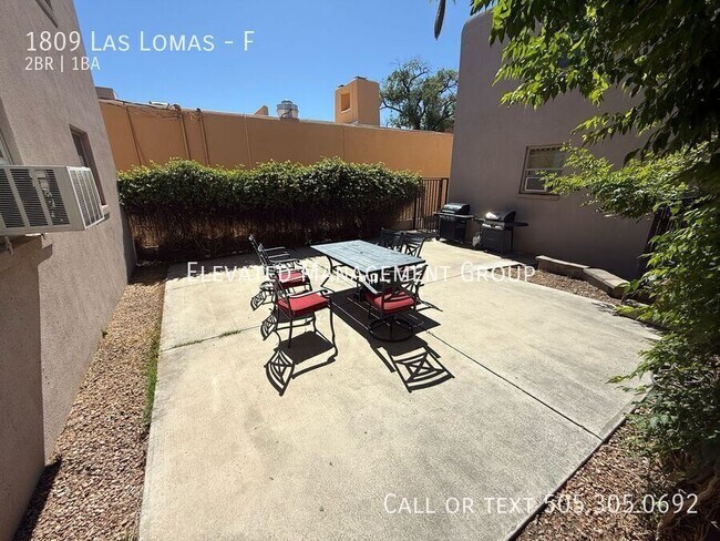Building Photo - 1809 Las Lomas Rd NE