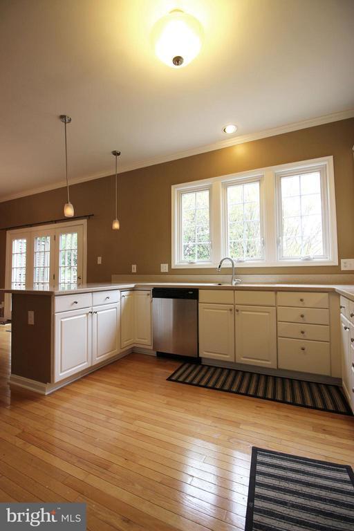 Building Photo - 10470 Courtney Dr