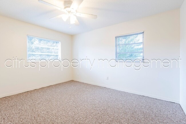 Building Photo - McLean Fairway 3022D