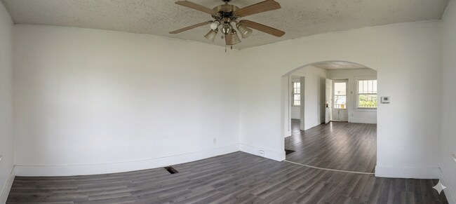 Building Photo - 830 E Rogers Ave