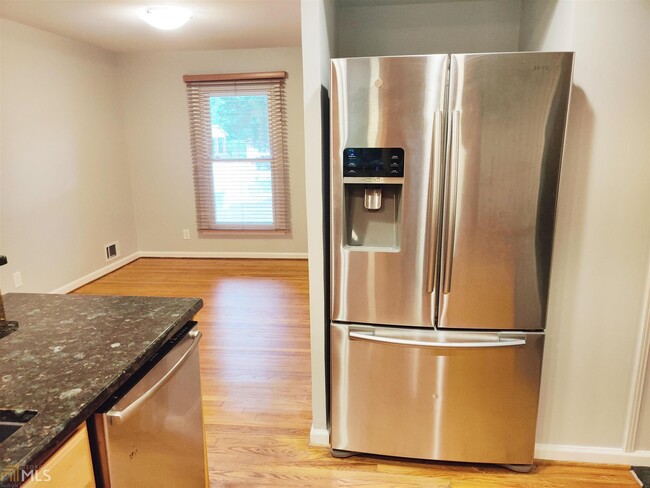 Building Photo - 522 Milligan Dr