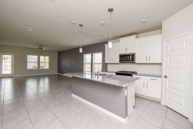 Building Photo - 21502 Carbone Ln