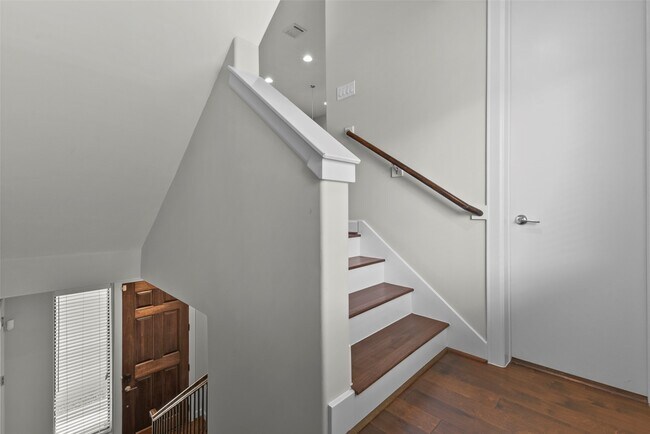 Building Photo - 2109 Winbern St