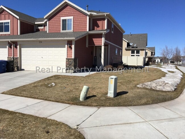 Primary Photo - A Fantastic 3 bedroom, 2.5 bath Town Home ...