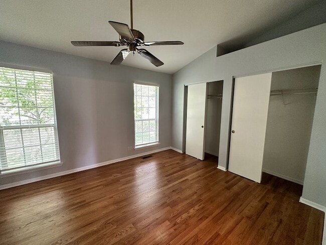 Building Photo - 1122 Regency Dr