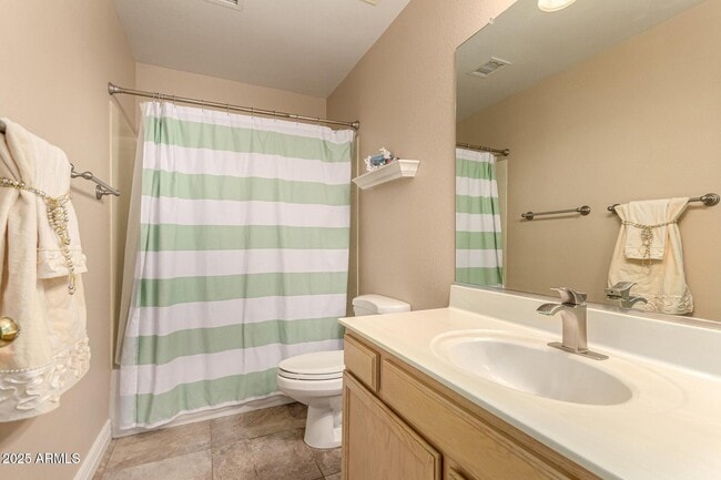 Building Photo - 1249 E Villa Maria Dr