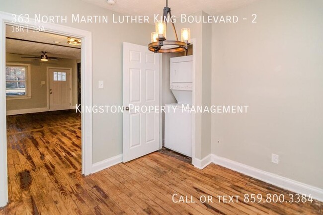 Building Photo - New 1 Bedroom Now Available!!