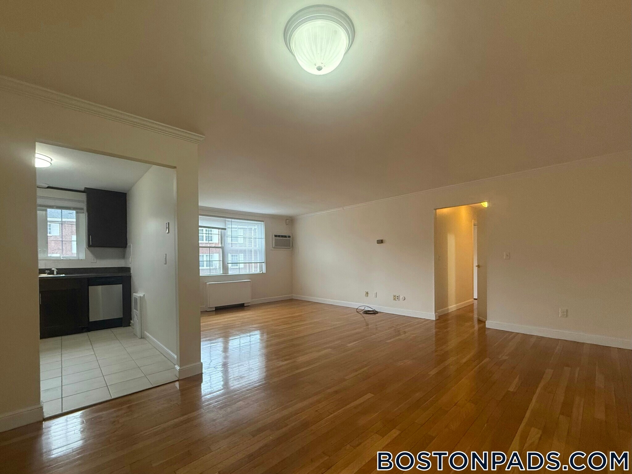 Building Photo - 8 Captain Parker Arms