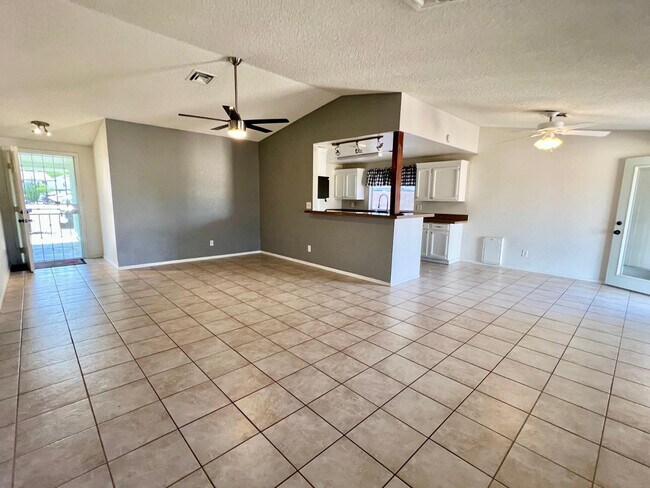 Building Photo - 4427 N 102nd Dr