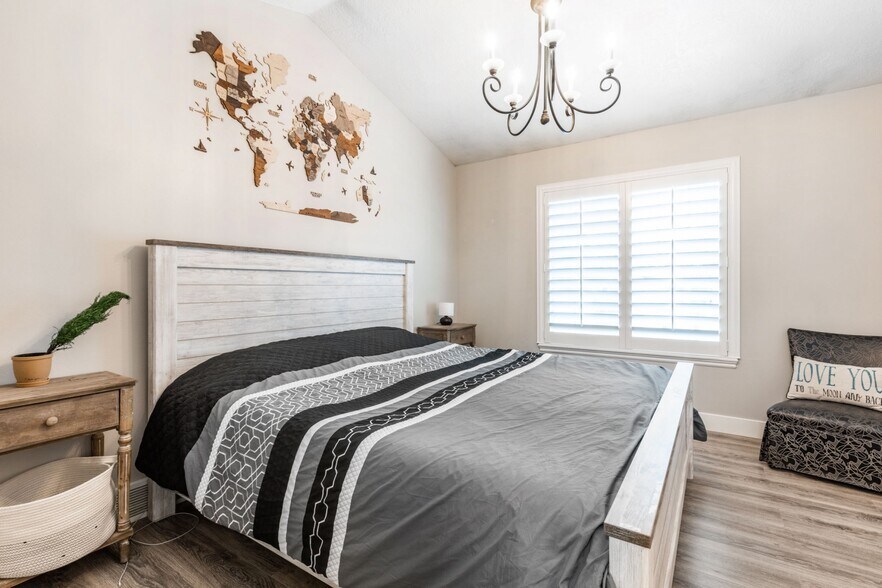 Building Photo - 6002 W Olympiad Ln