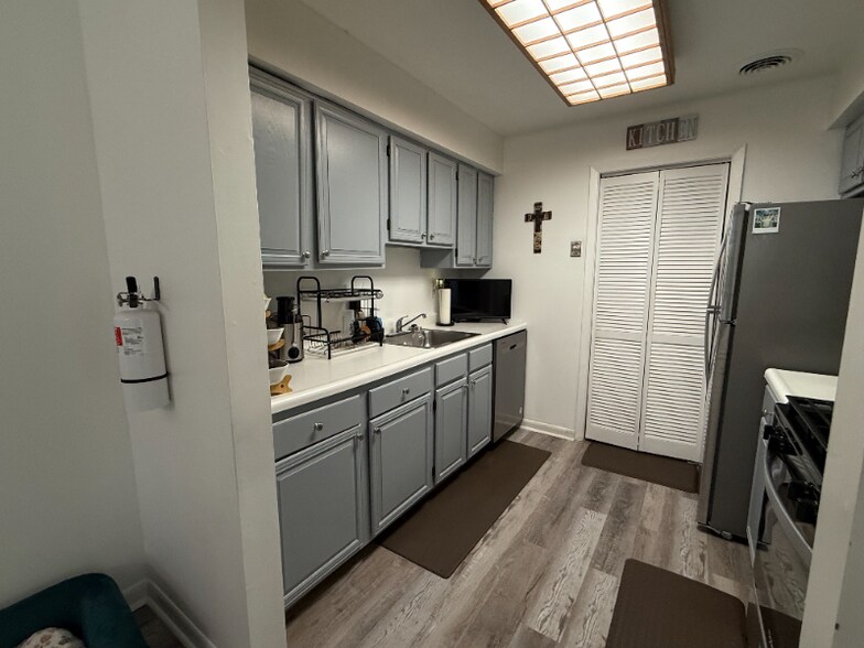 Building Photo - 9 Arrowwood Ln