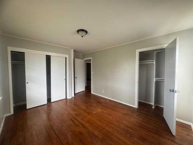 Building Photo - 3515 Greenbriar Rd