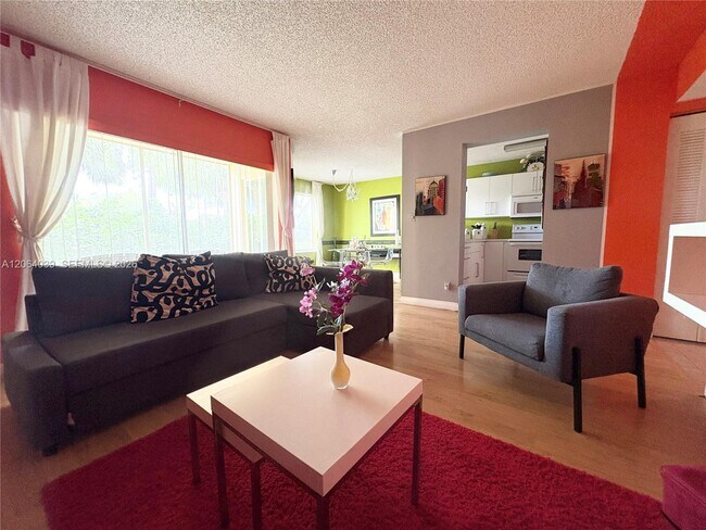 Building Photo - 929 Coral Club Dr