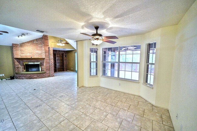 Building Photo - Executive Home in Greenshire with Luxurious Updates and Spacious Outdoor Living - Agent Commissio...