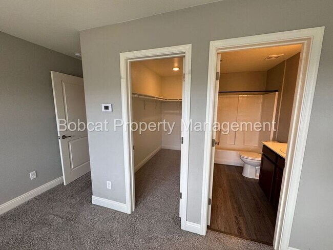 Building Photo - 1292 Saltern Dr