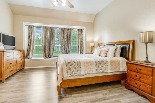 Building Photo - Charmer in Blanco River Village with Amazing Back Patio!