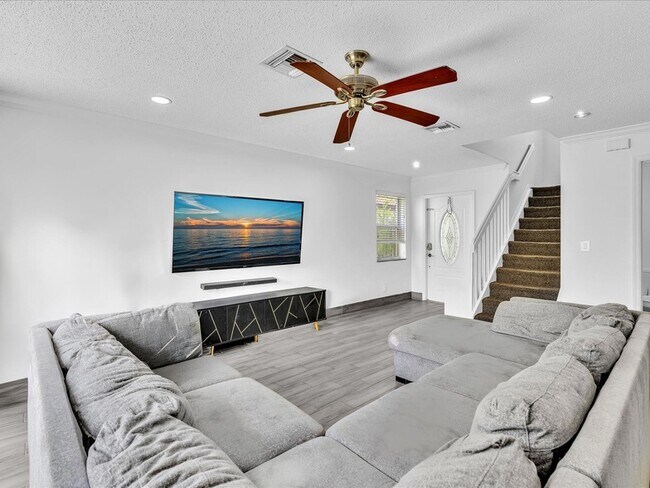 Building Photo - 7145 Crescent Creek Pl