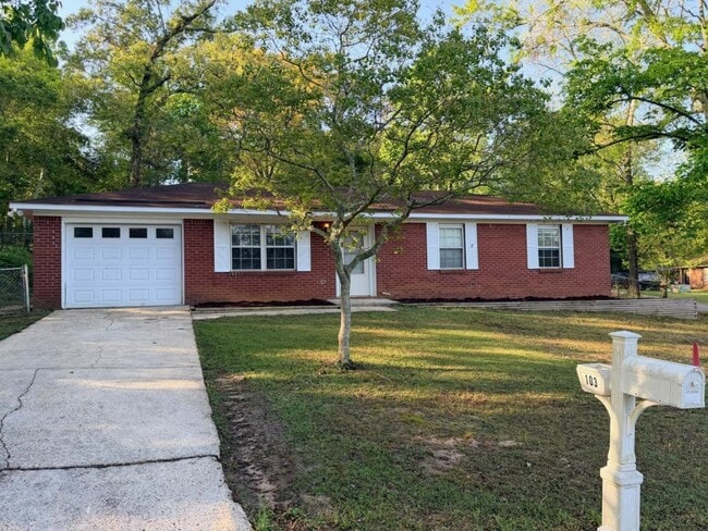 Building Photo - 103 Green St