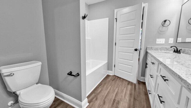 Building Photo - 303 Wright St