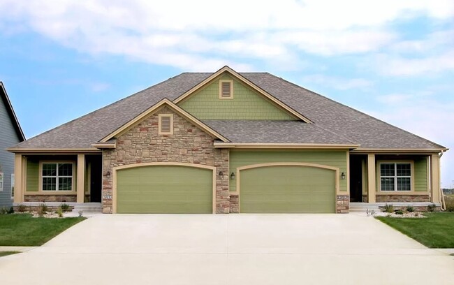 Building Photo - Centennial Pointe West