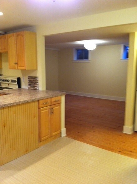 Building Photo - 231 S Whitcomb St